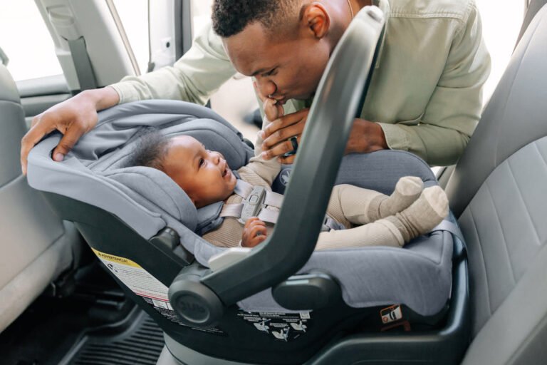 How to Calm Baby in Car Seat